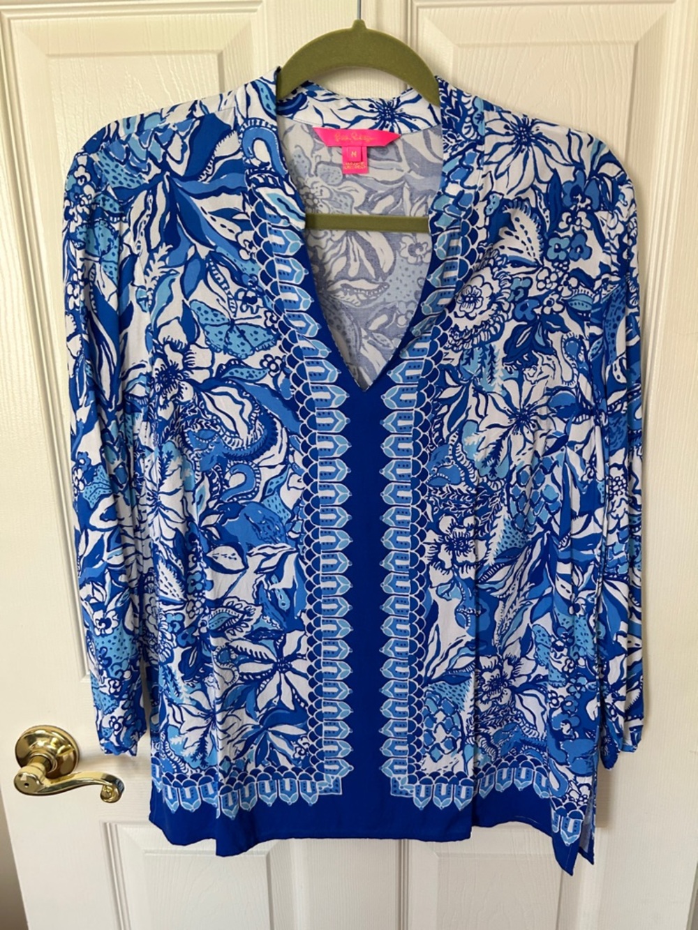 Lilly Pulitzer Blue & White Floral V-Neck Tunic Blouse